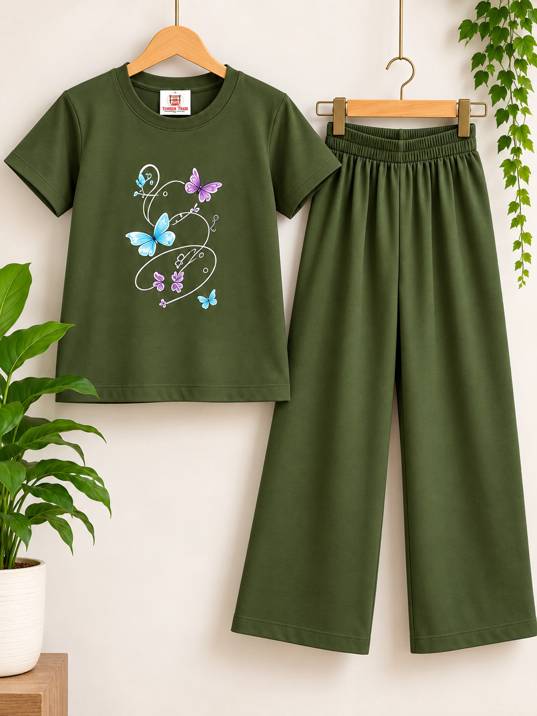 Home girls floral longue set code tq 2026yrs ,8yrs,actual price 337,sale price 25010yrs,12trs,actual price 375,offer price 280 (1)